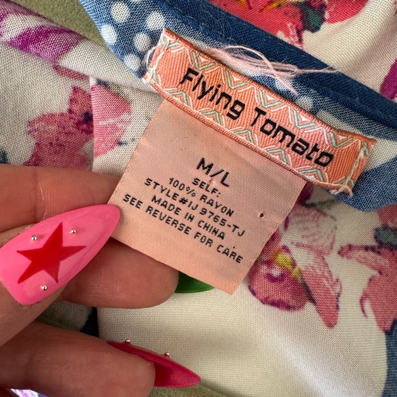 Flying Tomatoes - Picture 4 of 4